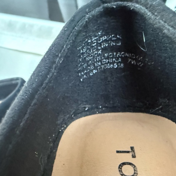 Torrid Studded Rocker Chic D'Orsay Flats 7 punk stud goth shoes WIDE - Picture 3 of 4